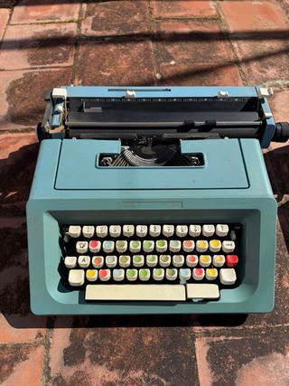 Máquina de escribir Olivetti Studio 46