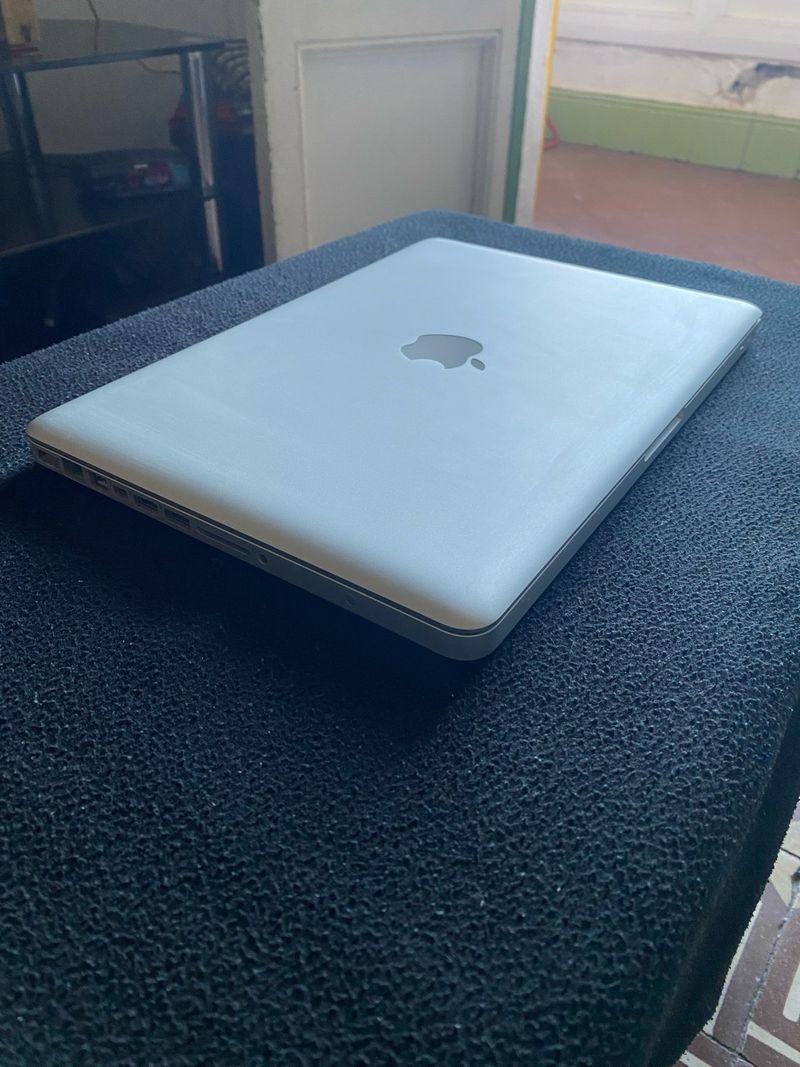MacBook Pro Apple Plateado 13’ 2011