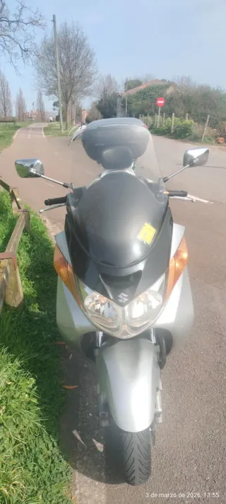 Suzuki Burgman 400 Plata Año 2004