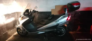 Suzuki Burgman 400 Plata Año 2004
