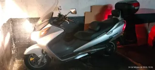 Suzuki Burgman 400 Plata Año 2004