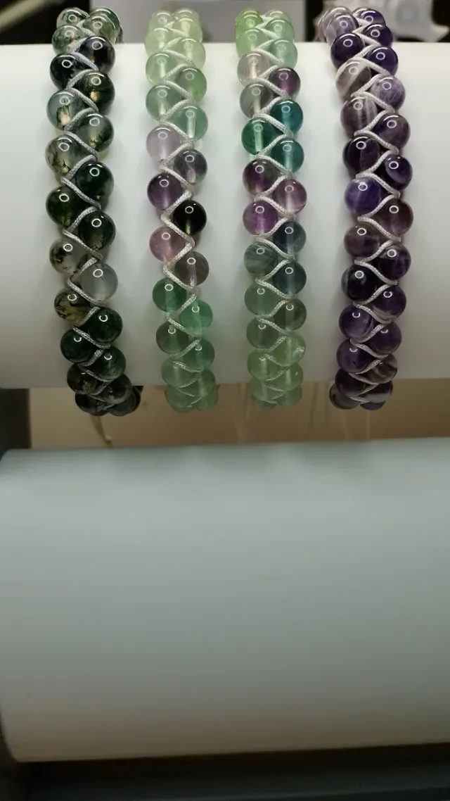 Pulseras de cuentas minerales