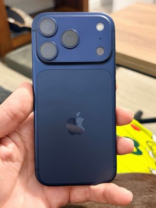 iPhone 17 Pro Azul Marino con 2 meses 256gb
