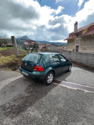 Volkswagen Golf 2000