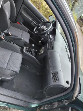 Volkswagen Golf 2000