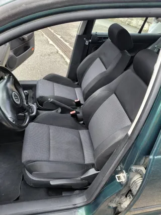 Volkswagen Golf 2000