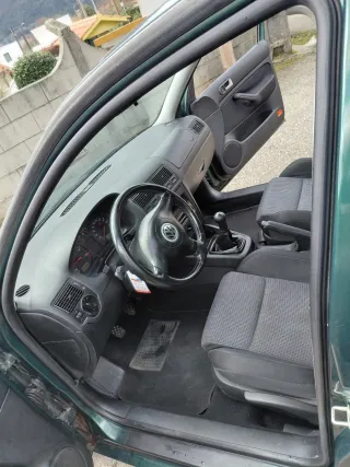 Volkswagen Golf 2000