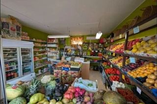 Se traspasa local comercial de fruteria