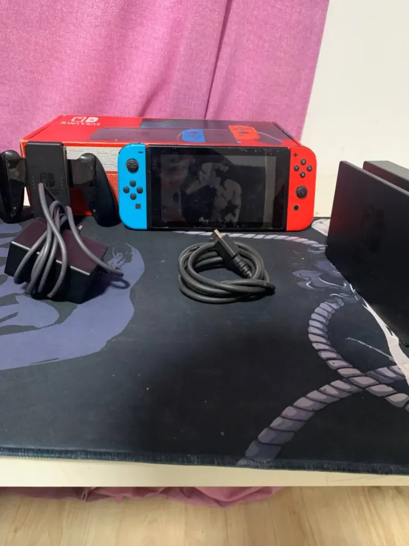 Nintendo Switch Azul y Rojo