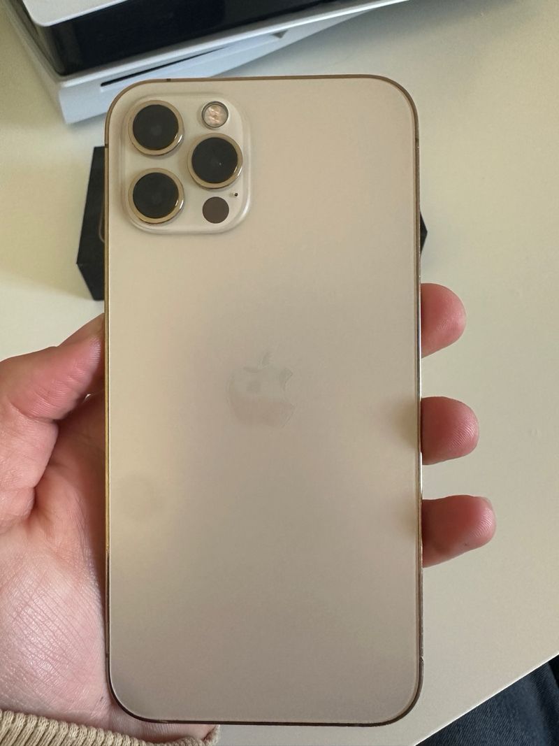 iPhone 12 Pro Dorado afbeelding 3