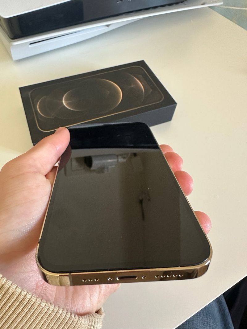 iPhone 12 Pro Dorado afbeelding 4