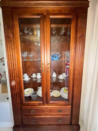 Conjunto de muebles de madera rústico