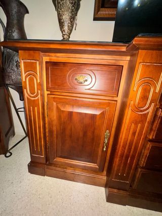 Conjunto de muebles de madera rústico