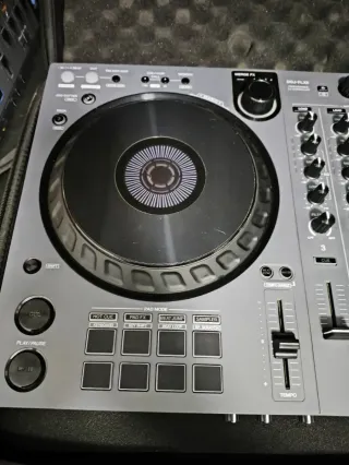 Controladora DJ Pioneer DDJ-FLX6-GT