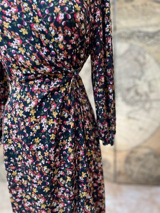 Vestido cruzado estampado de Oysho