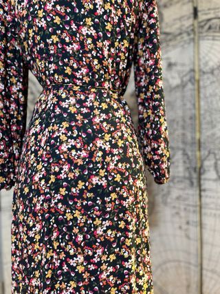 Vestido cruzado estampado de Oysho