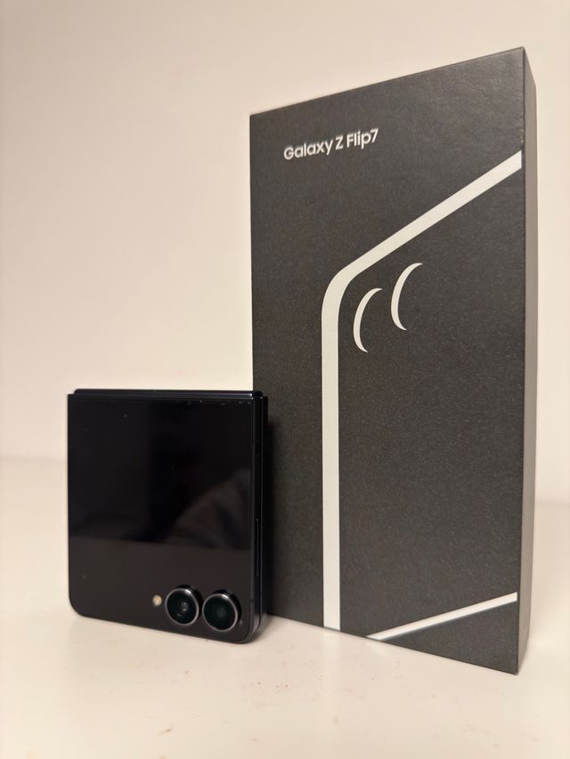 Samsung Galaxy Z Flip7 256 GB Negro Como nuevo