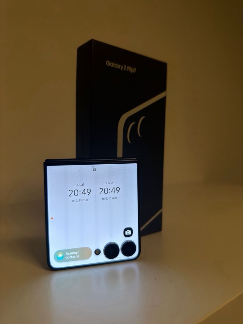 Samsung Galaxy Z Flip7 256 GB Negro Como nuevo afbeelding 7