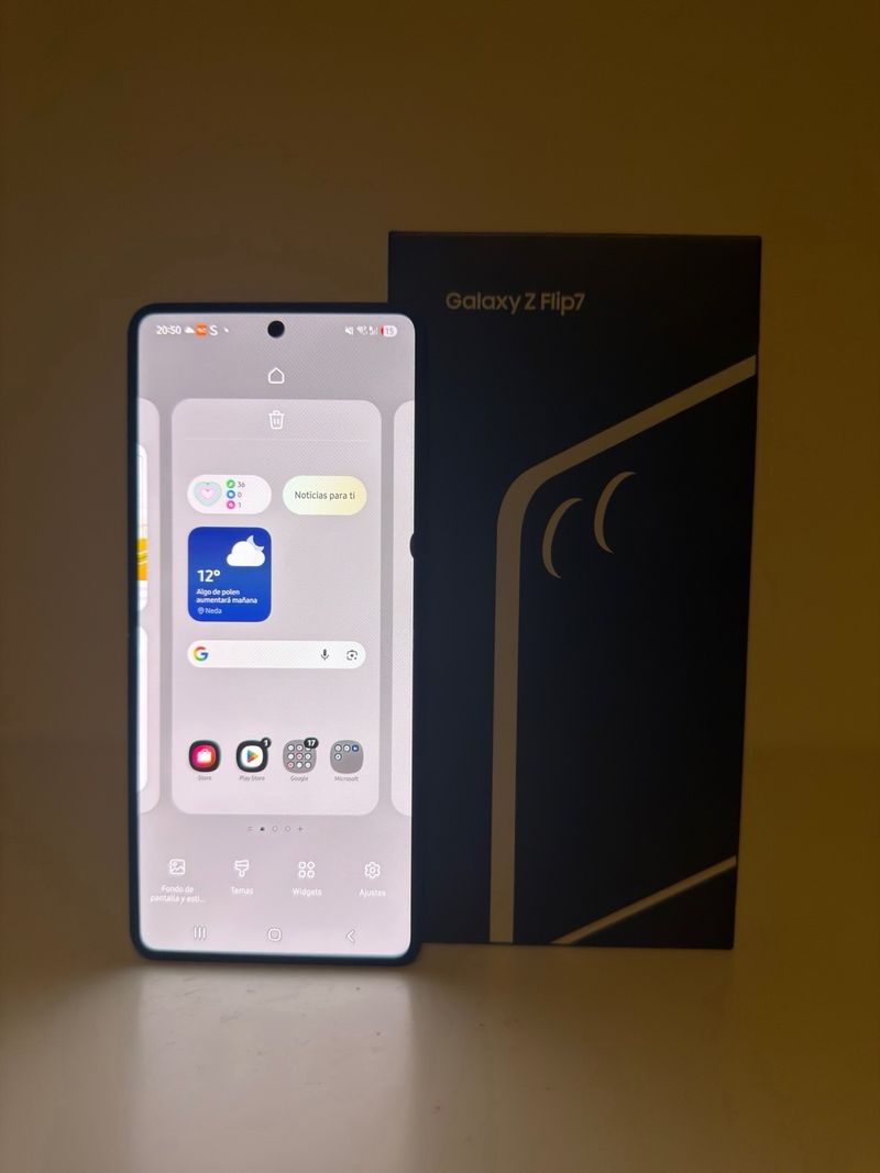 Samsung Galaxy Z Flip7 256 GB Negro Como nuevo afbeelding 4