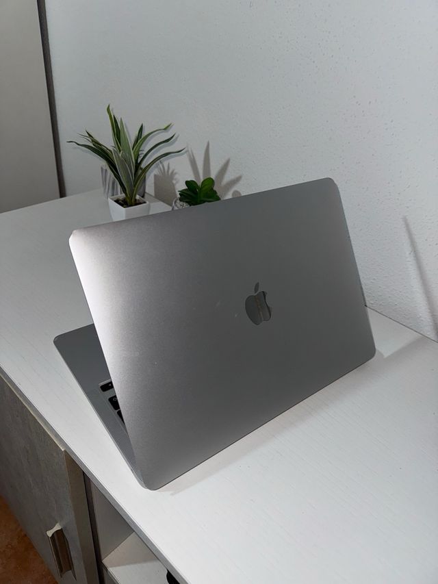 MacBook Air M1 2020 Plata/Gris Espacial