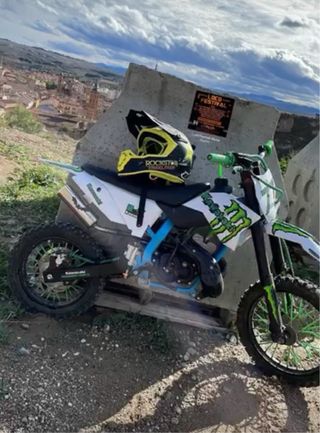 KTM Motocross Moto Verde y Blanca