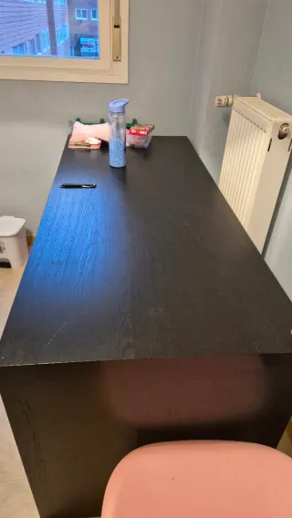 Mesa de comedor negra