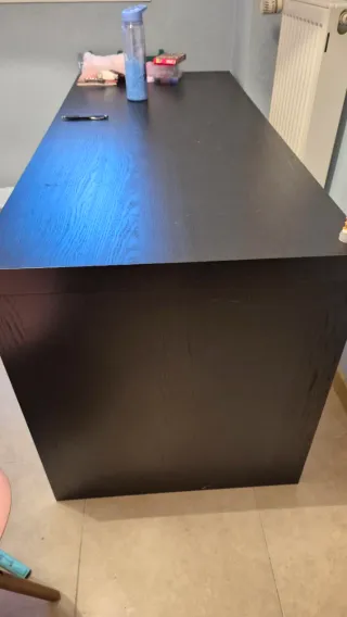 Mesa de comedor negra