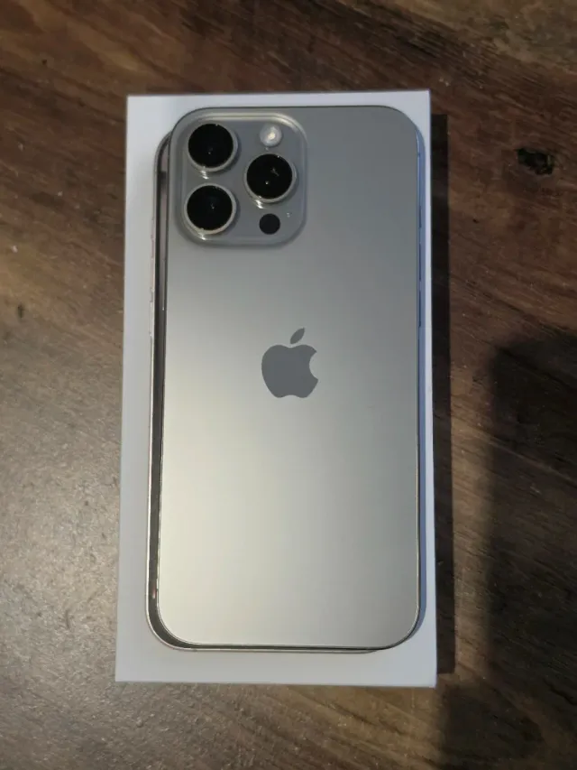 iPhone 16 Pro Max 256GB Titanio
