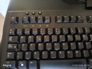 Logitech Deluxe 660 Teclado Inalámbrico