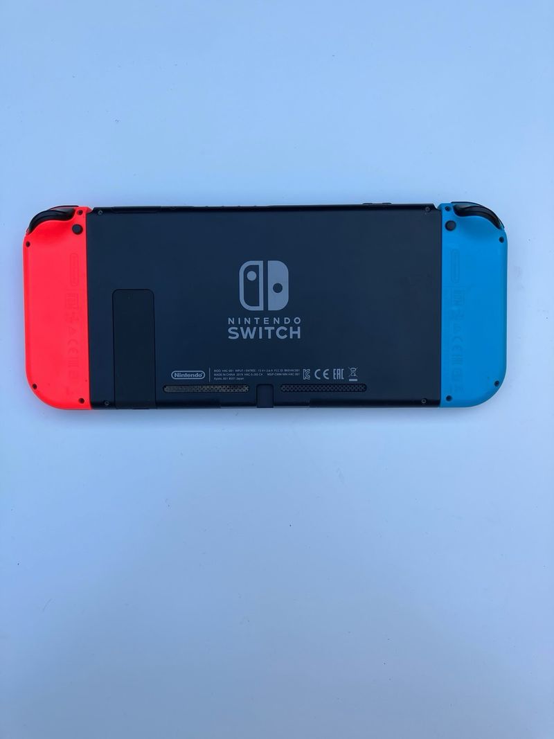 ¡COMO NUEVA! Nintendo switch con accesorios afbeelding 3