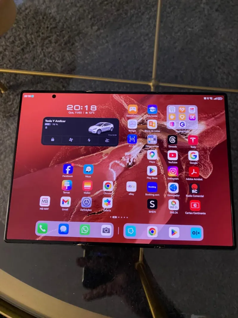 Huawei Mate XT Ultimate Trifold Dorado/Rojo afbeelding 6