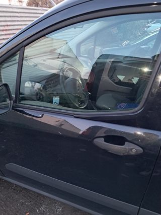 Ford E-Tourneo Courier 2014