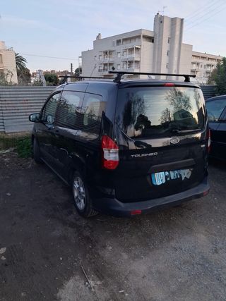 Ford E-Tourneo Courier 2014