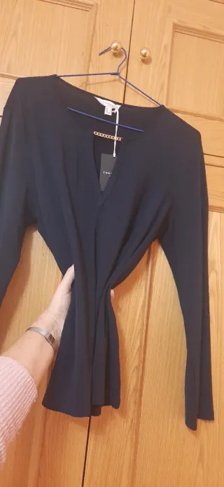 Blusa Cortefiel azul con cadena