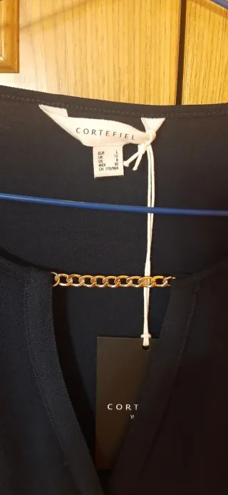 Blusa Cortefiel azul con cadena