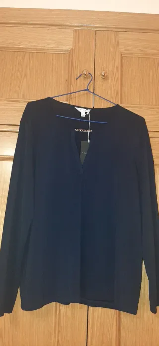 Blusa Cortefiel azul con cadena