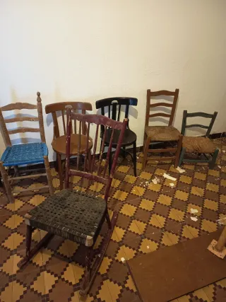 Todas las Sillas antiguas de madera y tela