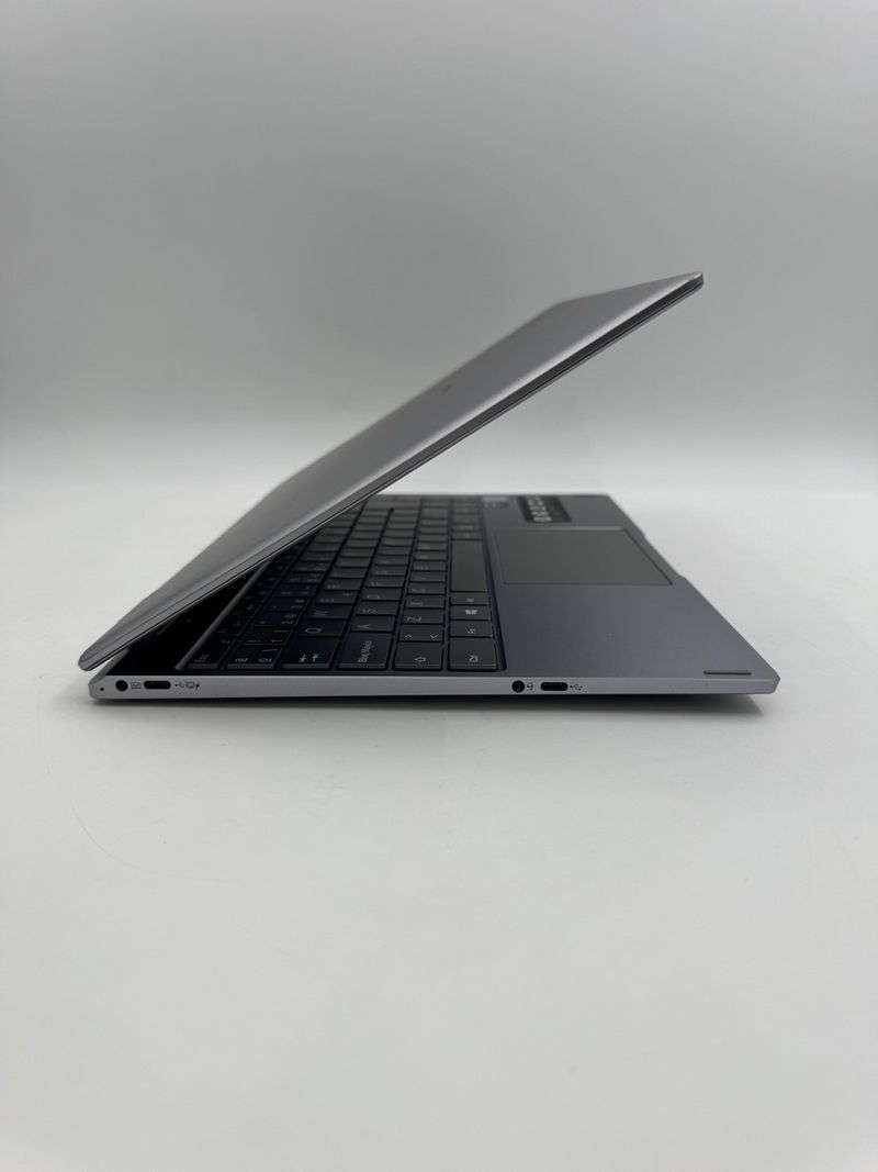 Medion 2-en-1 i5 8GB RAM 238GB SSD Táctil afbeelding 6