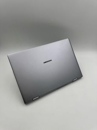 Medion 2-en-1 i5 8GB RAM 238GB SSD Táctil