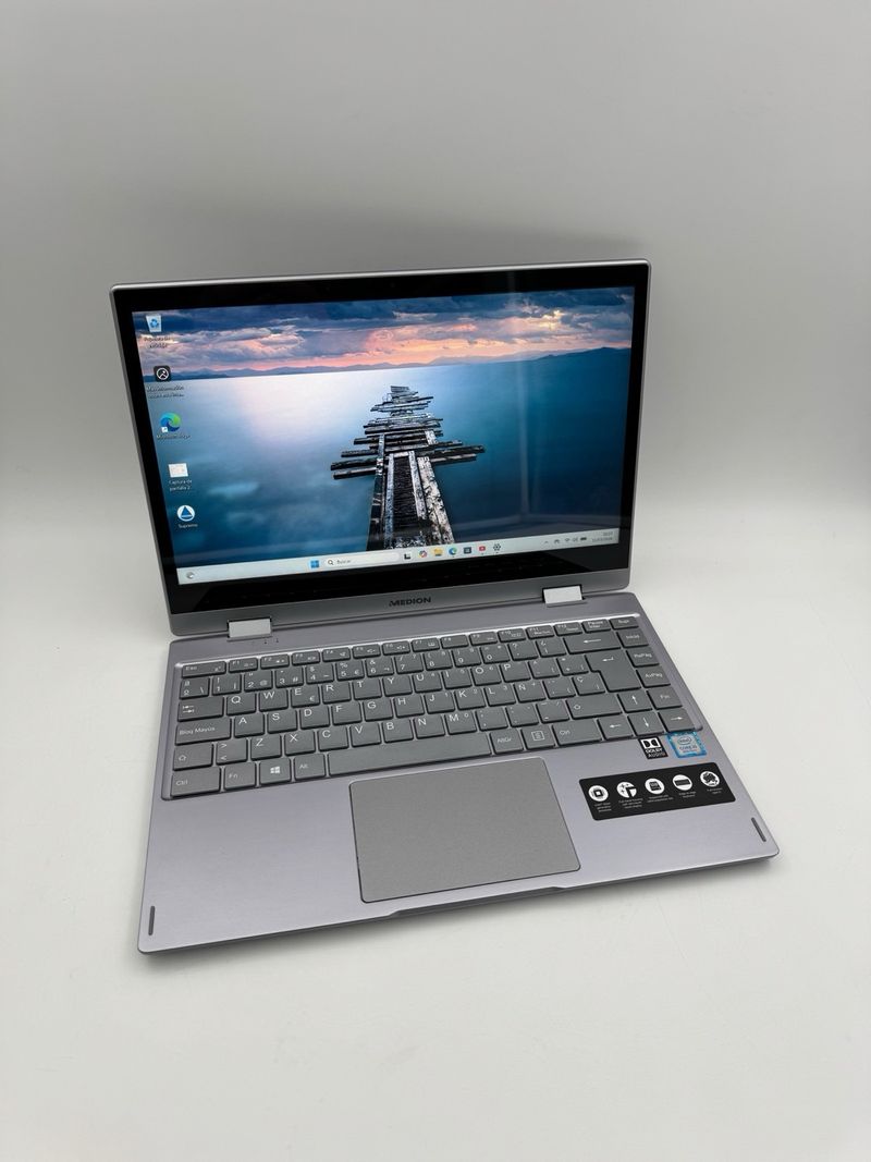 Medion 2-en-1 i5 8GB RAM 238GB SSD Táctil afbeelding 2