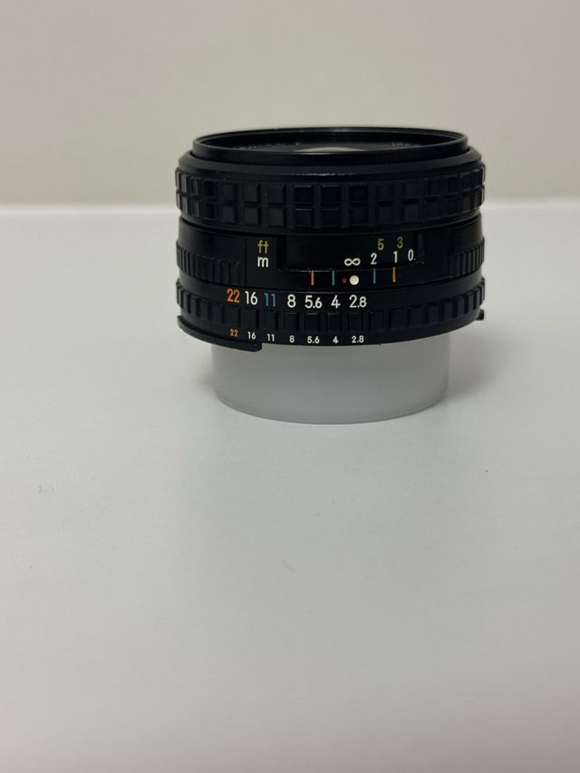 Nikon 28mm f/2.8 Serie E - Compacto y nítido
