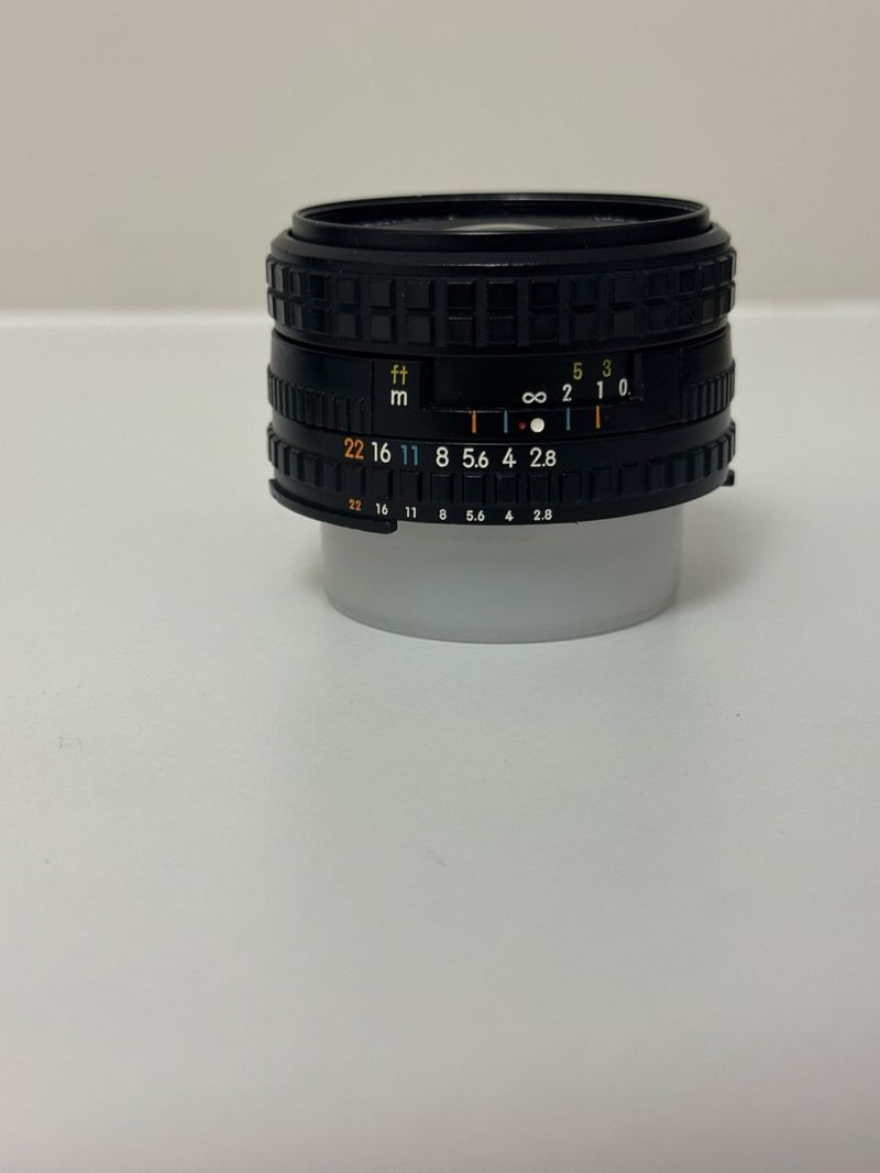 Nikon 28mm f/2.8 Serie E - Compacto y nítido