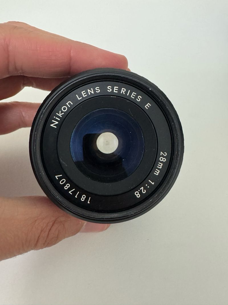Nikon 28mm f/2.8 Serie E - Compacto y nítido afbeelding 2