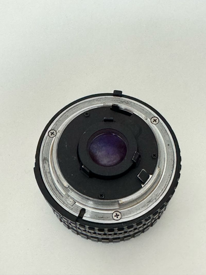 Nikon 28mm f/2.8 Serie E - Compacto y nítido afbeelding 3