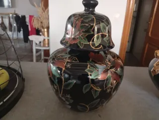 Jarrón de cerámica decorado