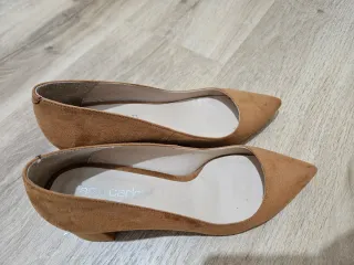 Zapatos tacón ancho beige