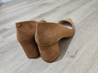 Zapatos tacón ancho beige