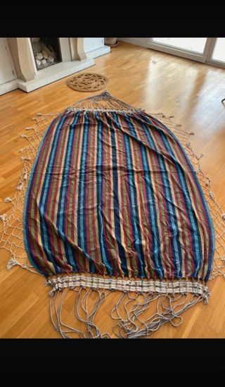 Hamaca de tela multicolor