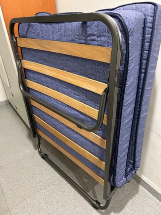 Cama plegable con colchón y somier de lamas