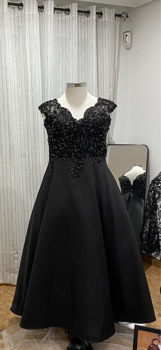 Vestido Negro Fiesta Encaje y Pedrería